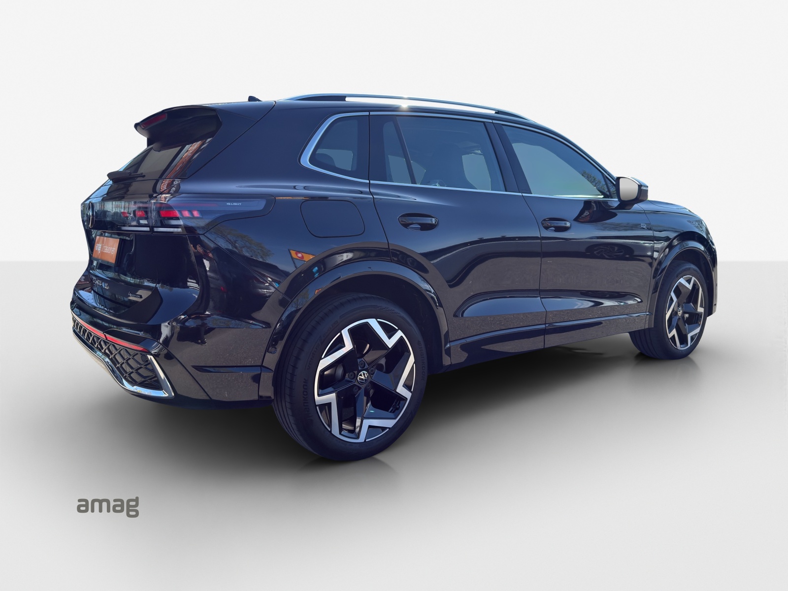 VW Tiguan 2.0 TDI SCR R-Line 4Motion DSG-image-4
