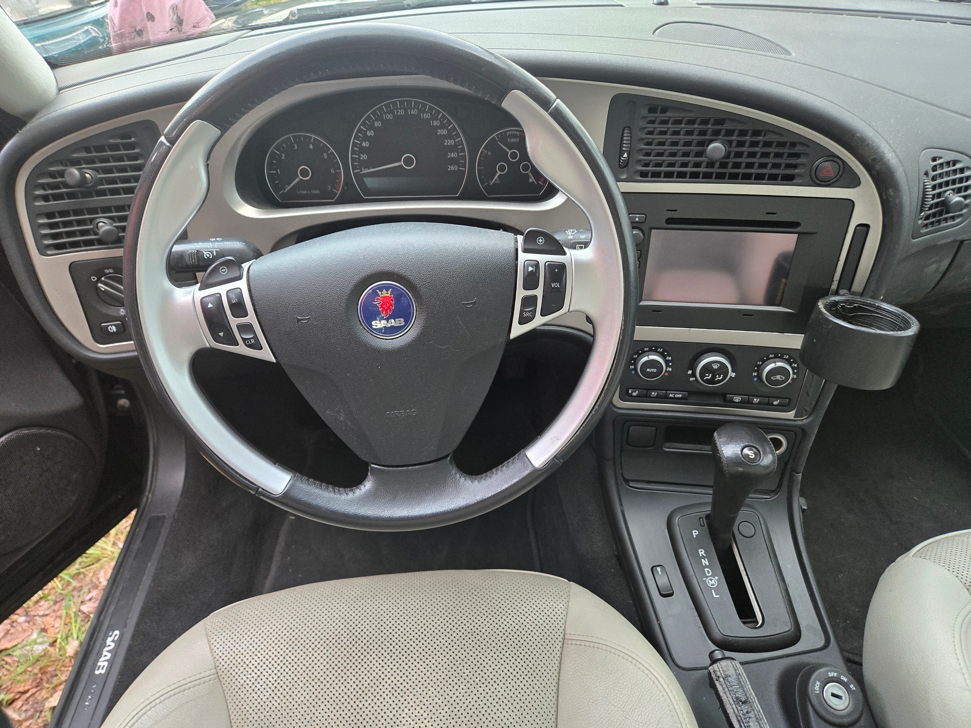 SAAB 9-5 2.3T Aero-image-15