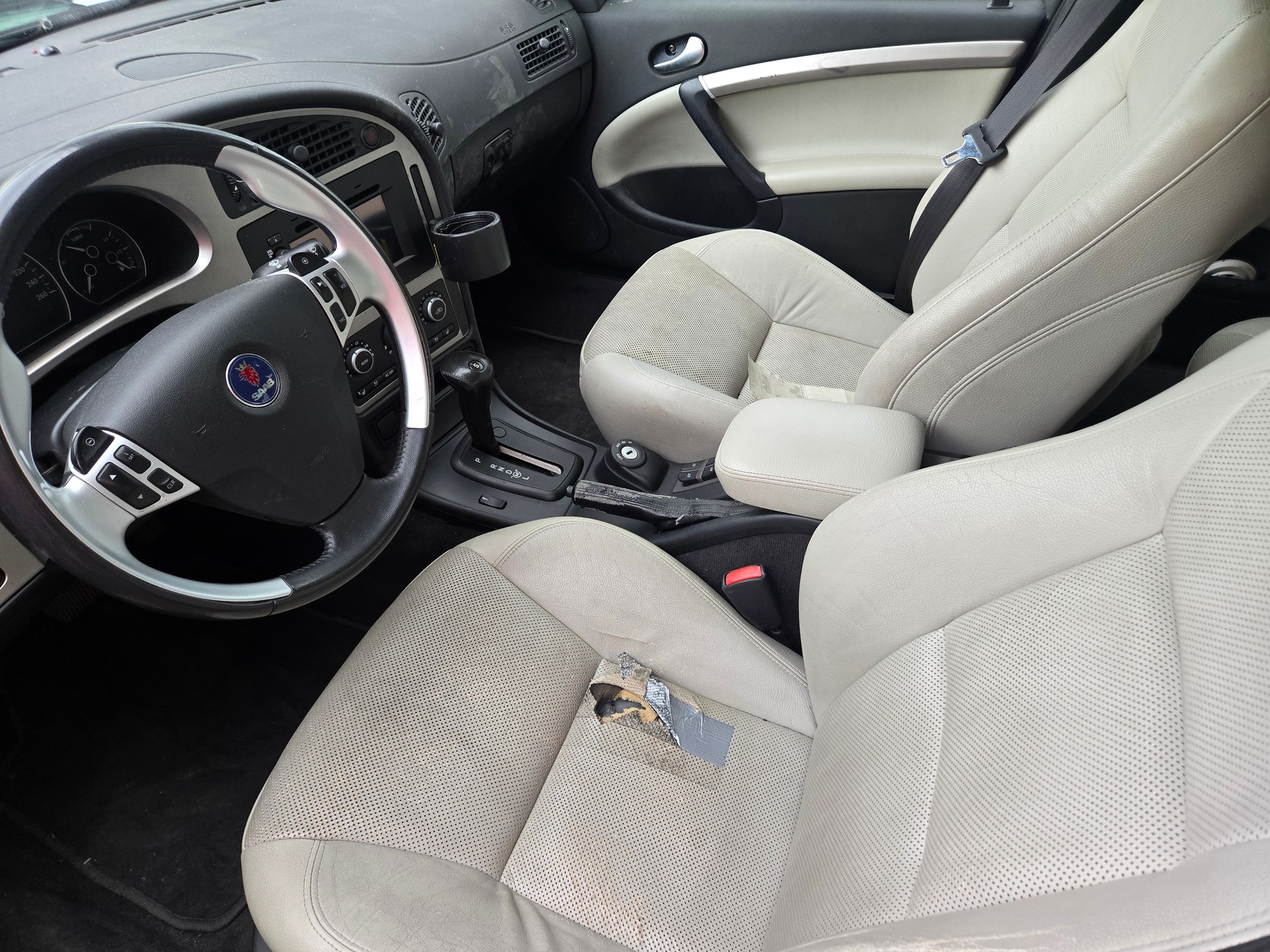 SAAB 9-5 2.3T Aero-image-14