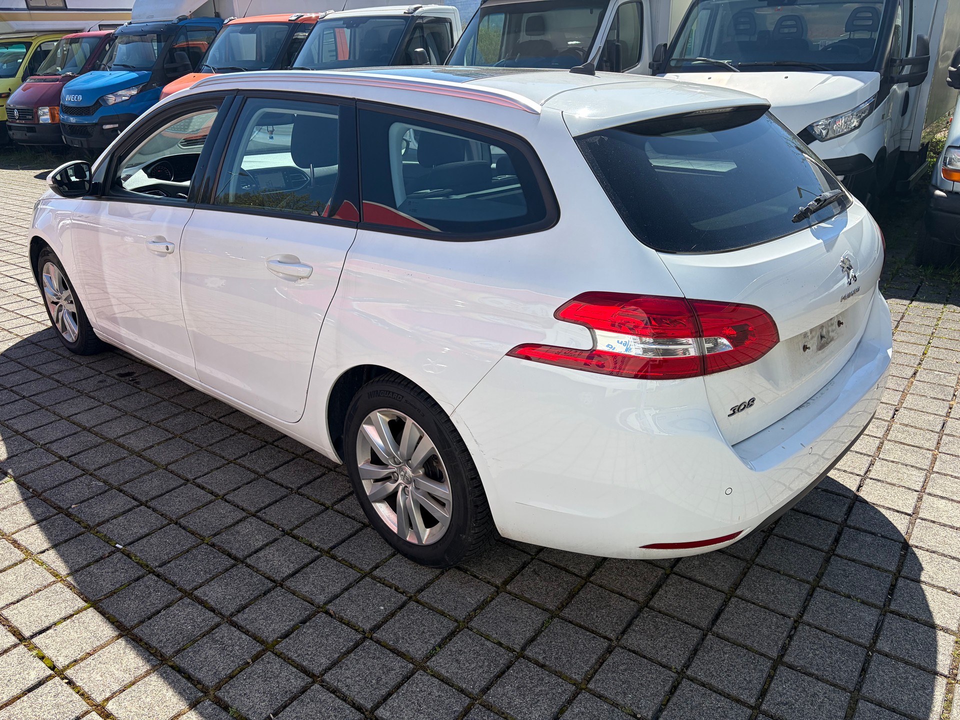 PEUGEOT 308 1.6 BlueHDI Active Automatic-image-3