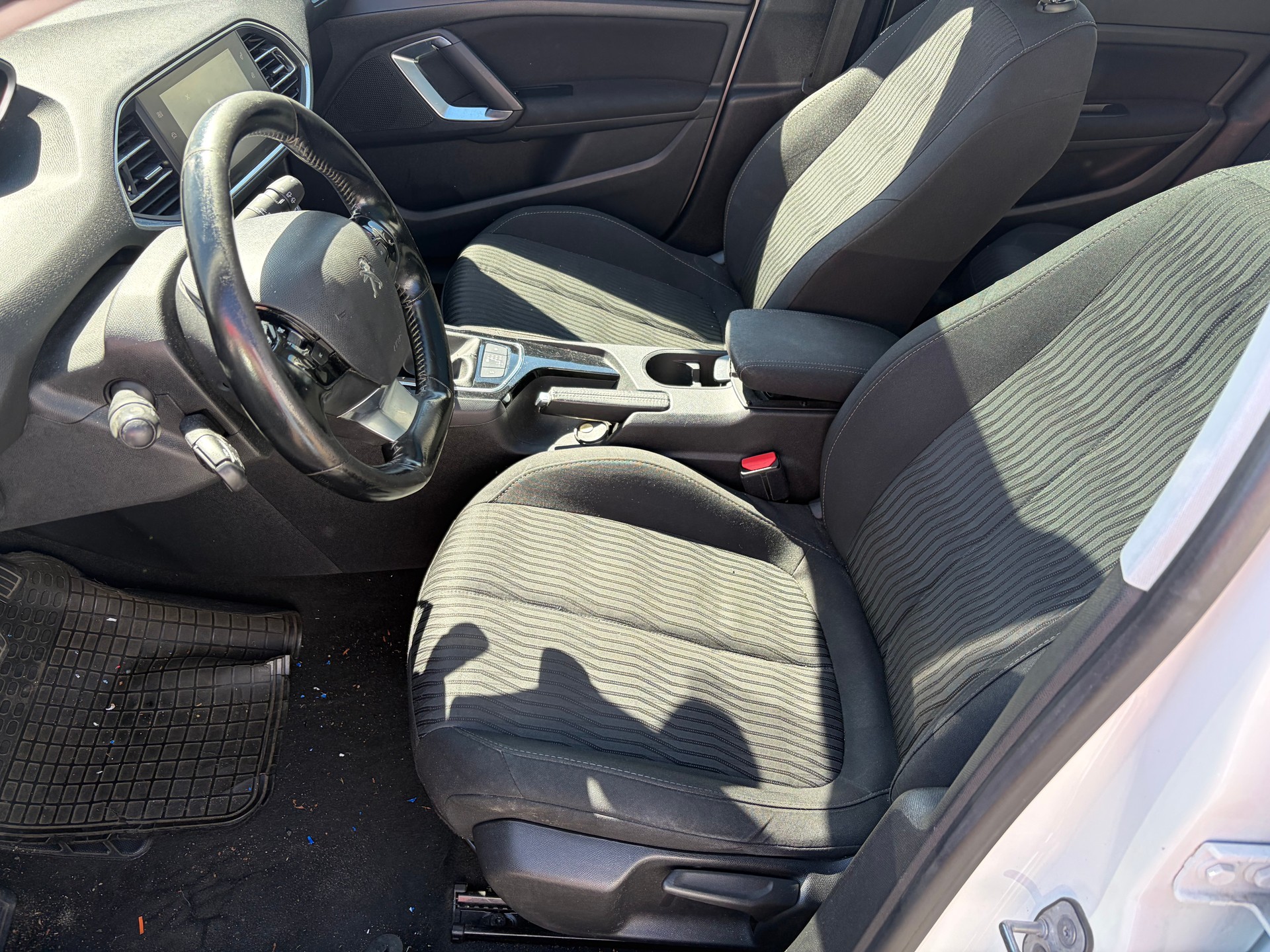 PEUGEOT 308 1.6 BlueHDI Active Automatic-image-7