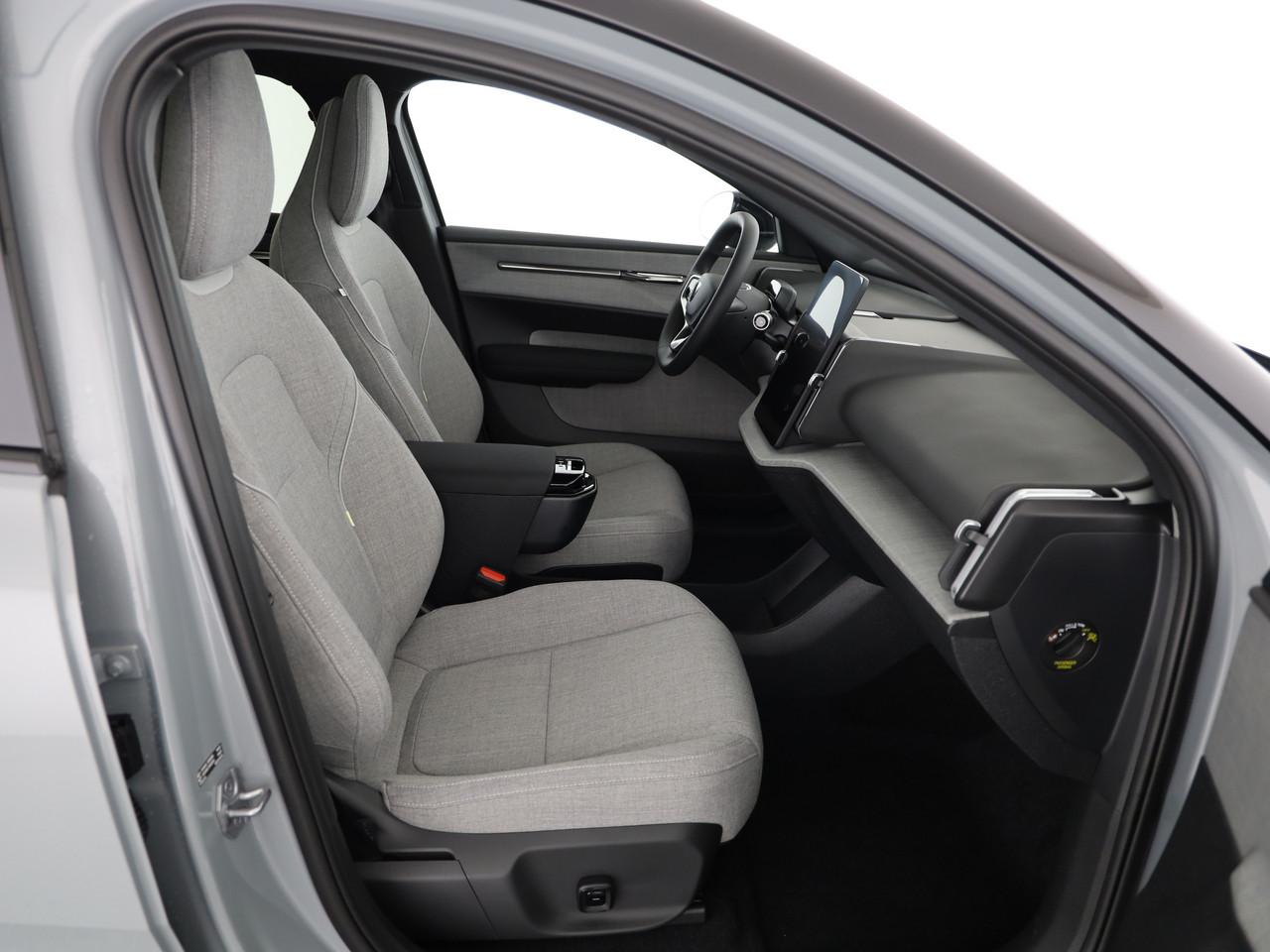 VOLVO EX30 E60 Twin Ultra Performance AWD-image-13