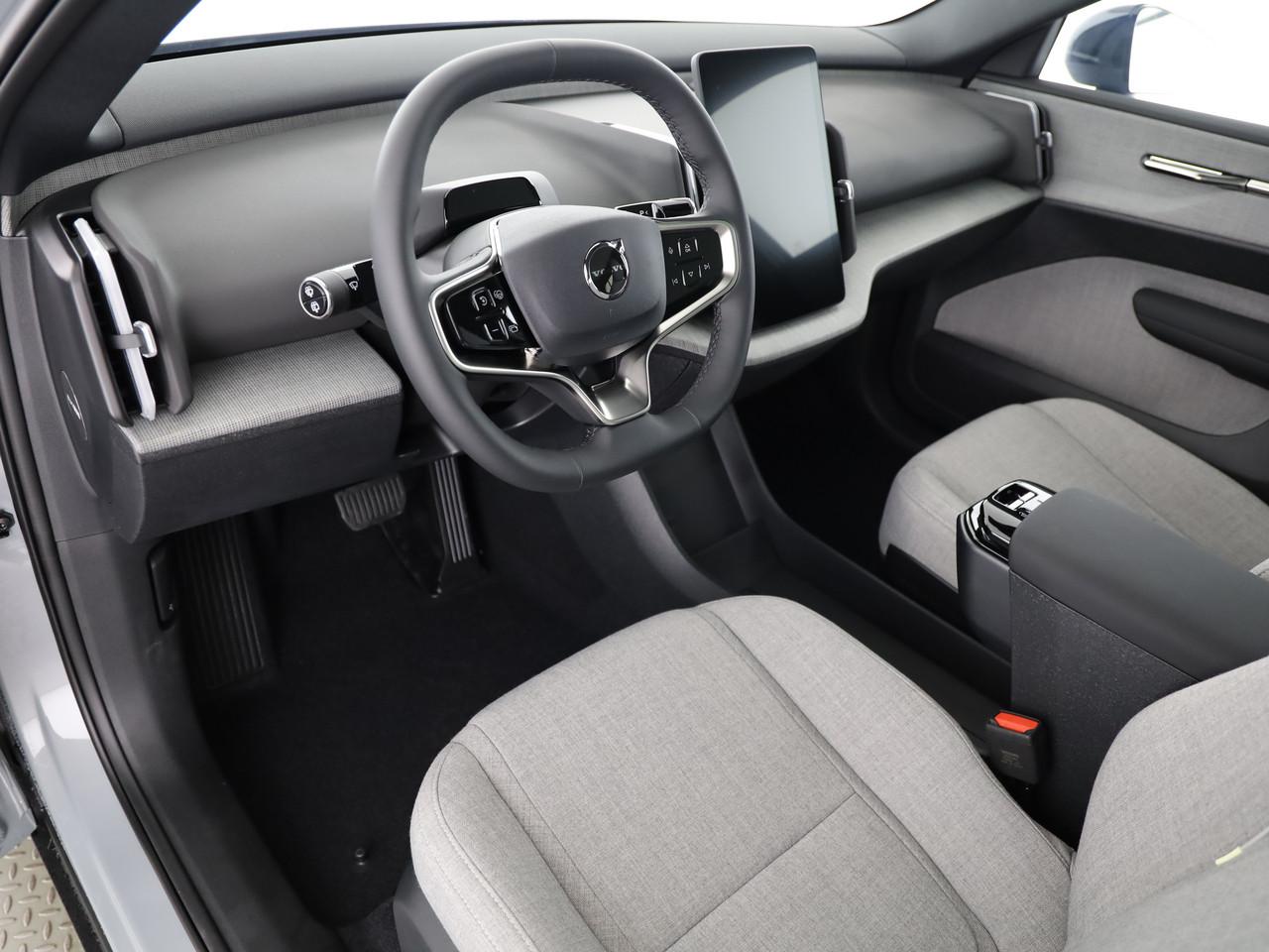 VOLVO EX30 E60 Twin Ultra Performance AWD-image-10