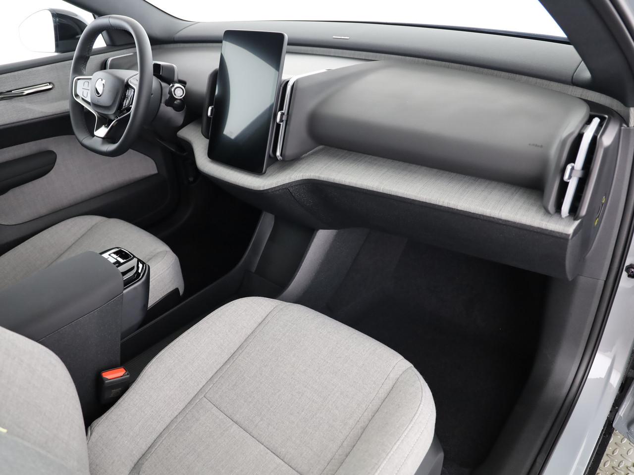 VOLVO EX30 E60 Twin Ultra Performance AWD-image-12