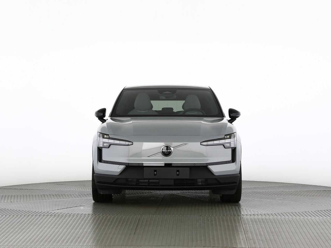 VOLVO EX30 E60 Twin Ultra Performance AWD-image-4