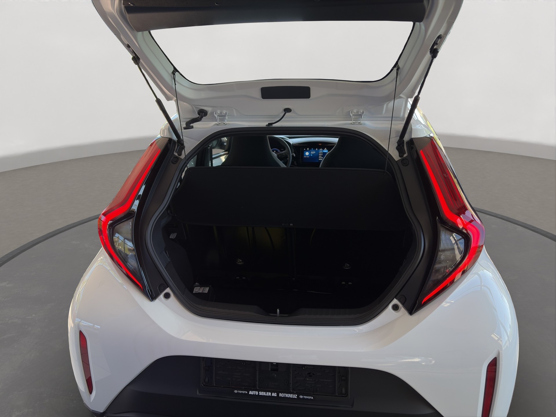 TOYOTA Aygo X 1.5 Comfort e-CVT-image-4