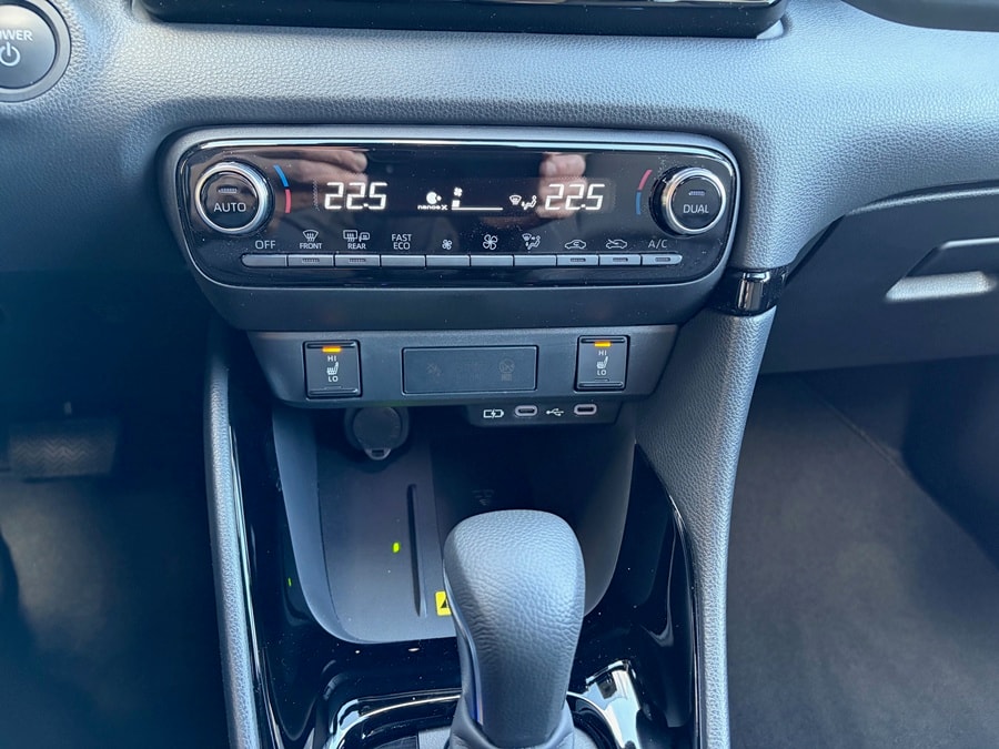 TOYOTA Aygo X 1.5 Comfort e-CVT-image-9