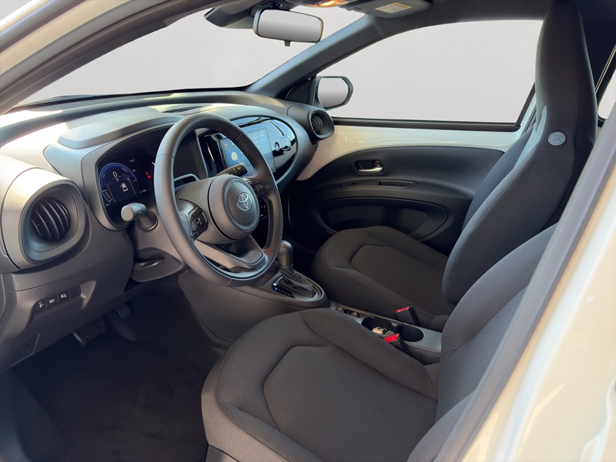 TOYOTA Aygo X 1.5 Comfort e-CVT-image-5