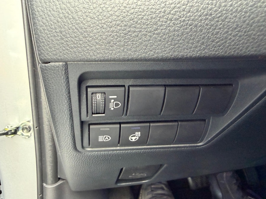 TOYOTA Aygo X 1.5 Comfort e-CVT-image-13