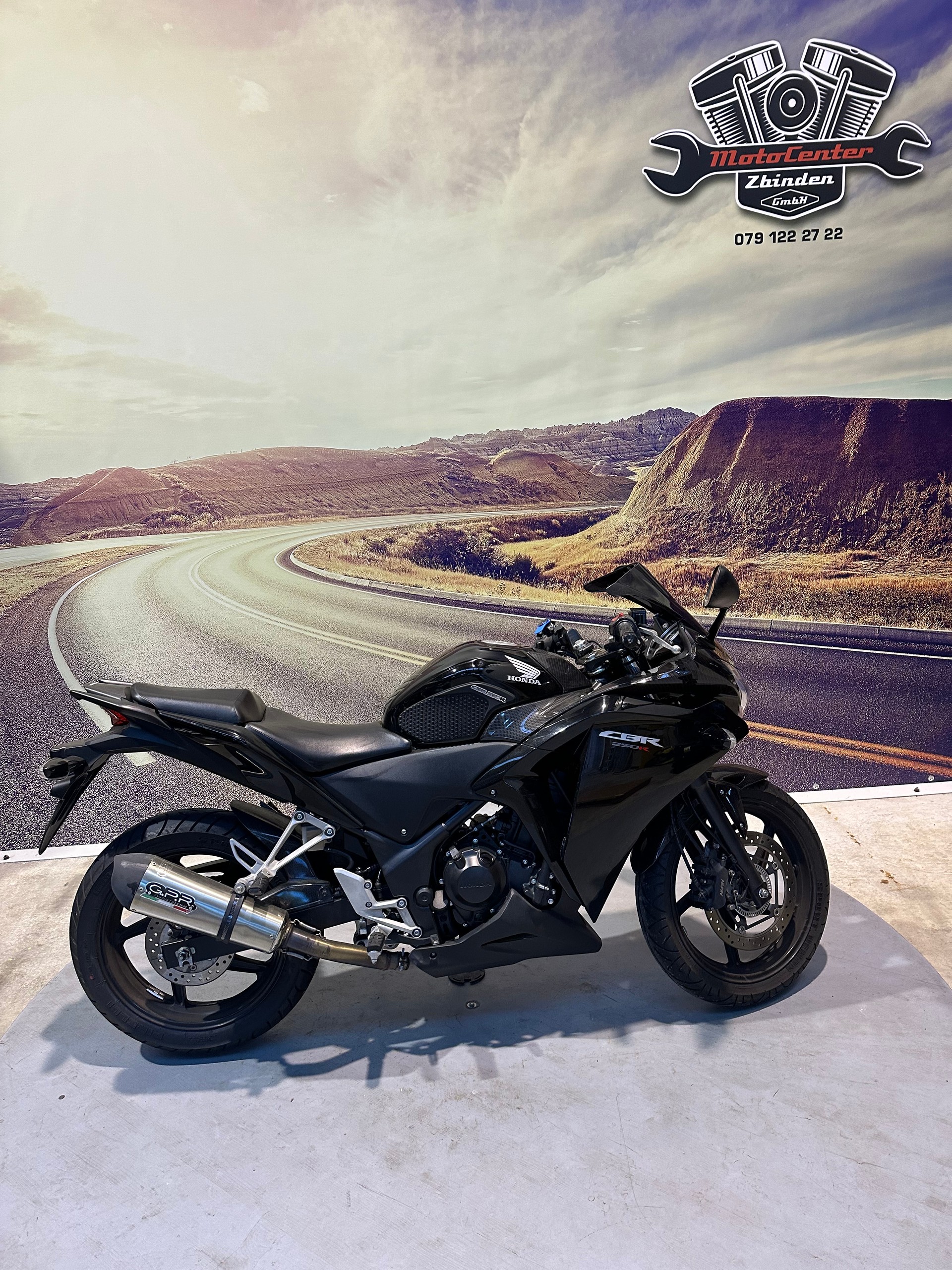 HONDA CBR 250 RA mit Sportauspuff