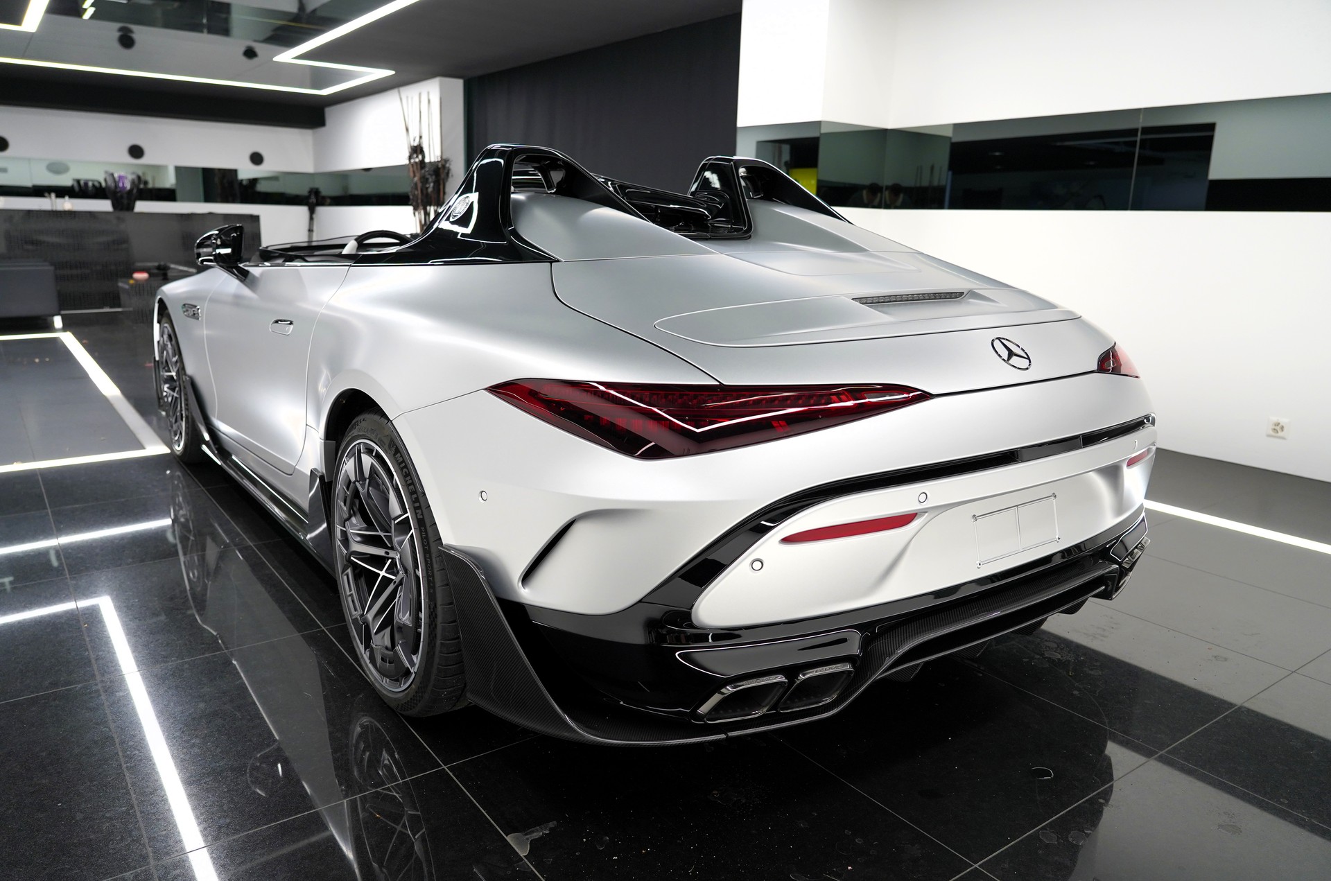 MERCEDES-BENZ Pure Speed-image-4