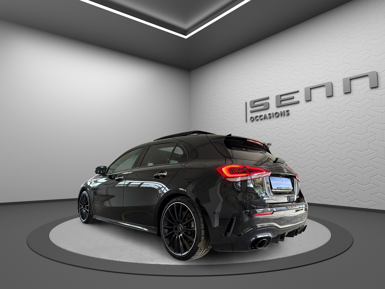 MERCEDES-BENZ A 35 AMG 4Matic Speedshift-image-3