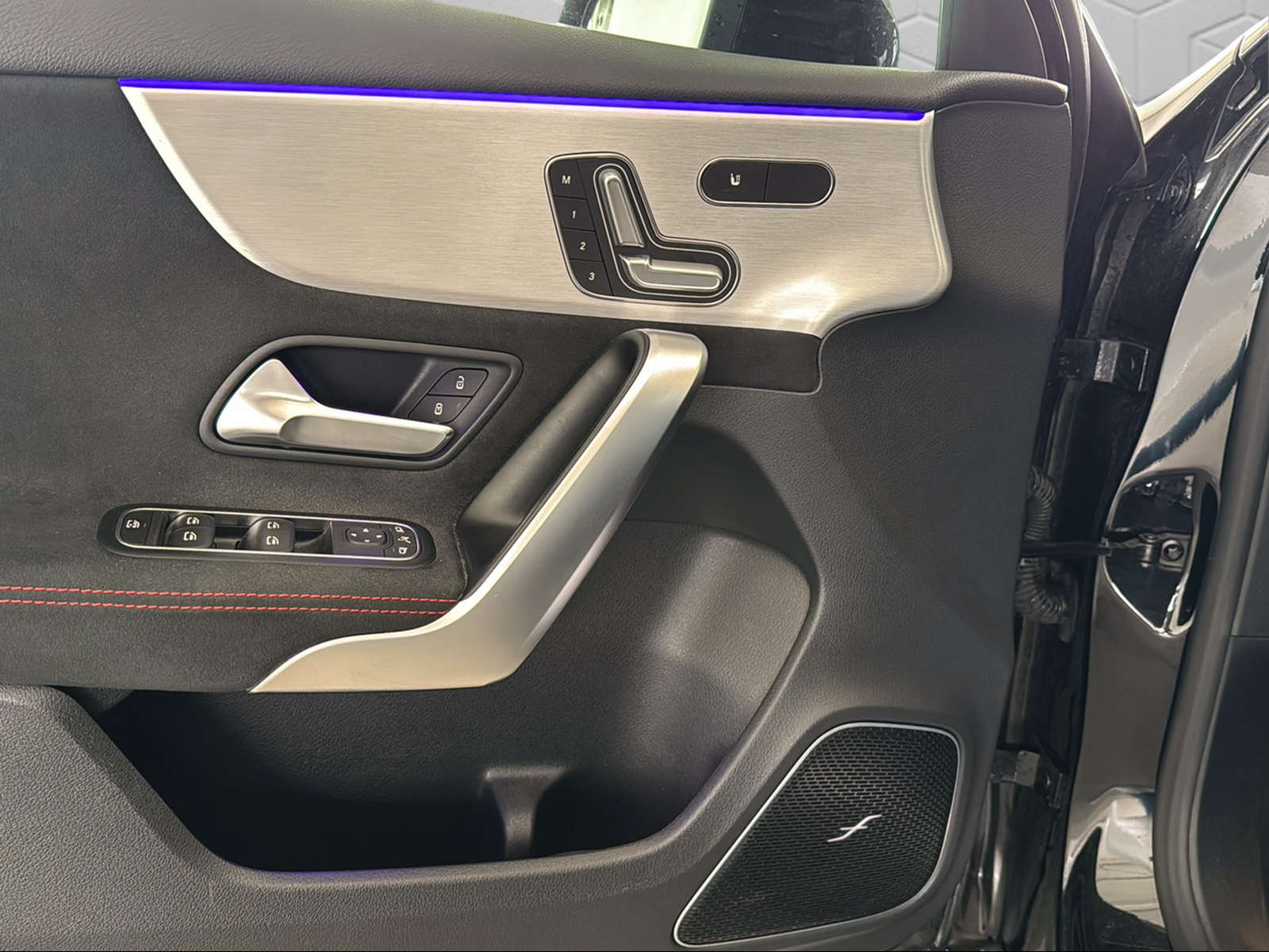 MERCEDES-BENZ A 35 AMG 4Matic Speedshift-image-19
