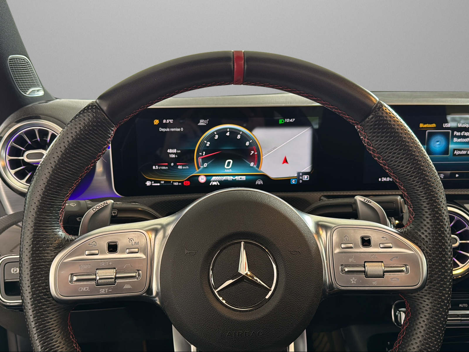 MERCEDES-BENZ A 35 AMG 4Matic Speedshift-image-13