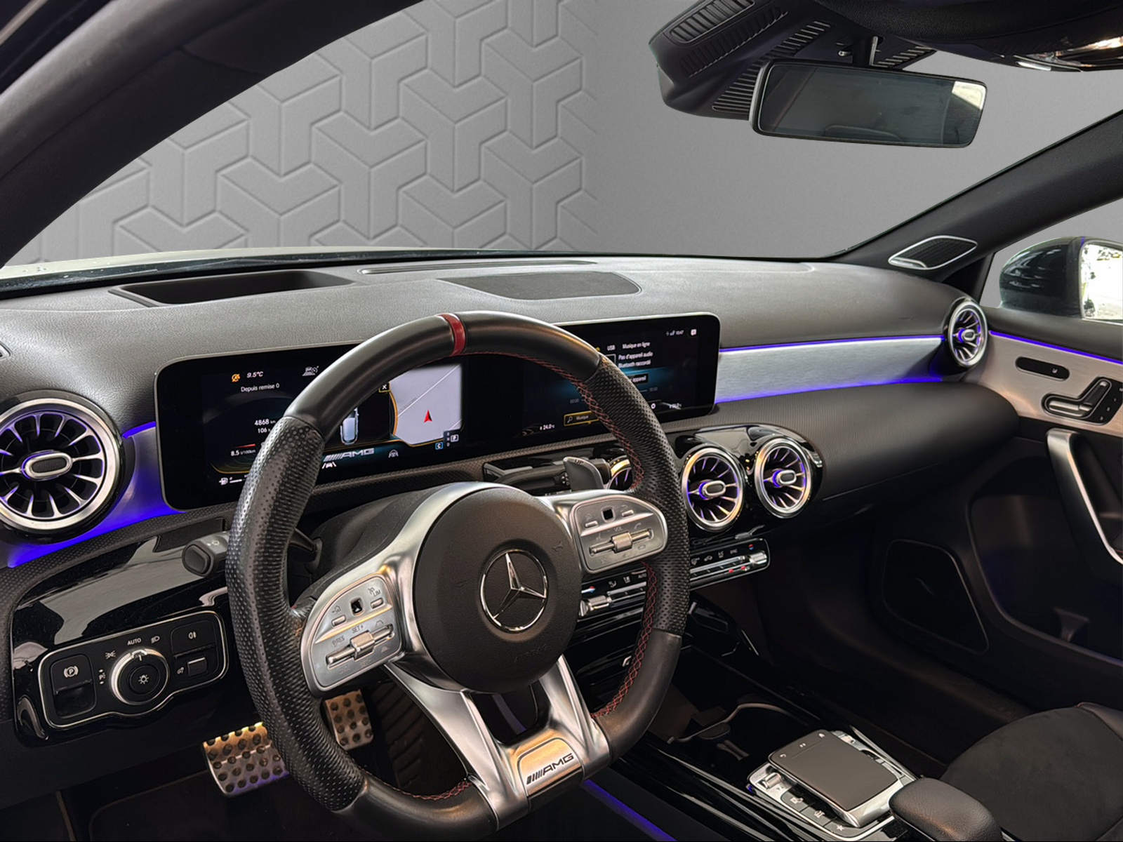 MERCEDES-BENZ A 35 AMG 4Matic Speedshift-image-11