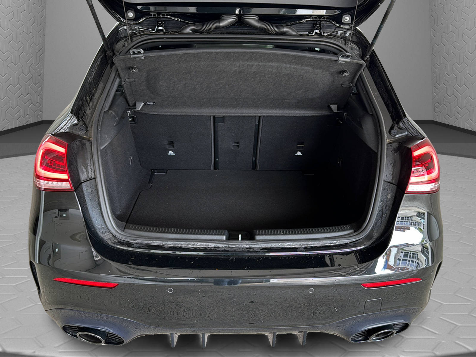 MERCEDES-BENZ A 35 AMG 4Matic Speedshift-image-9