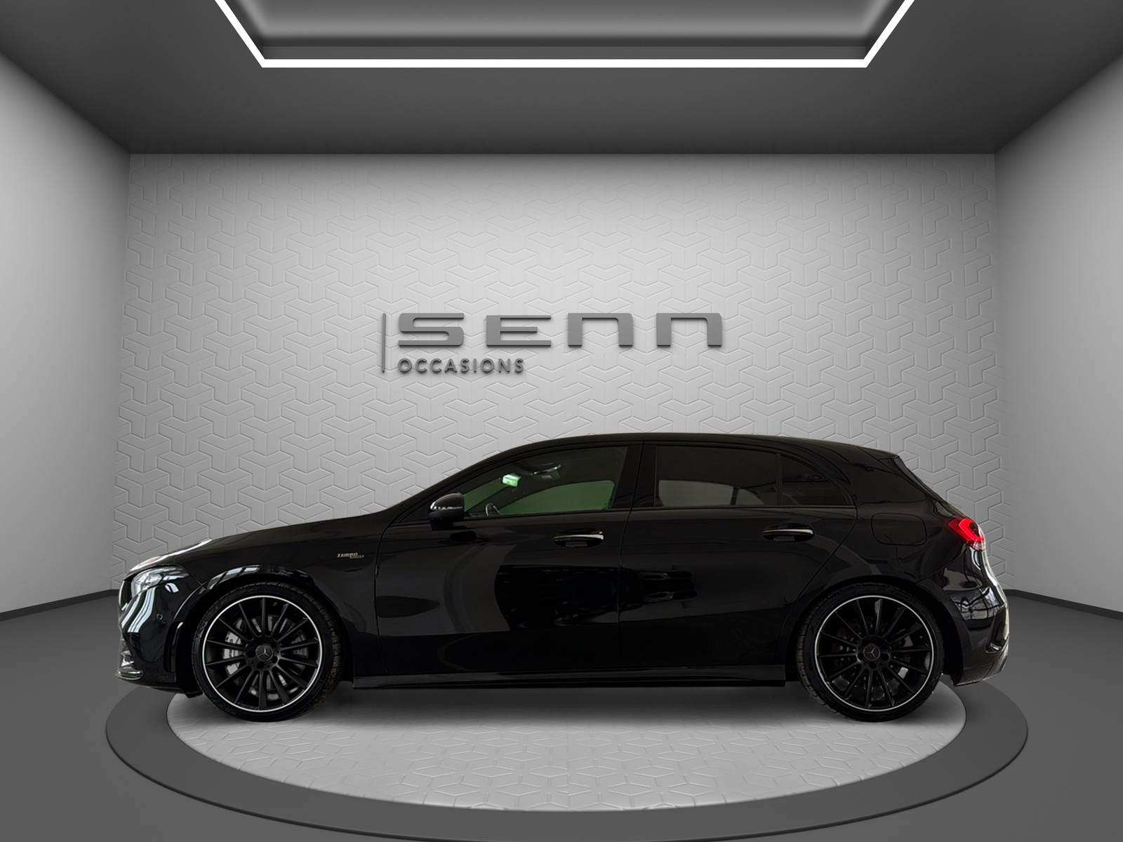 MERCEDES-BENZ A 35 AMG 4Matic Speedshift-image-2
