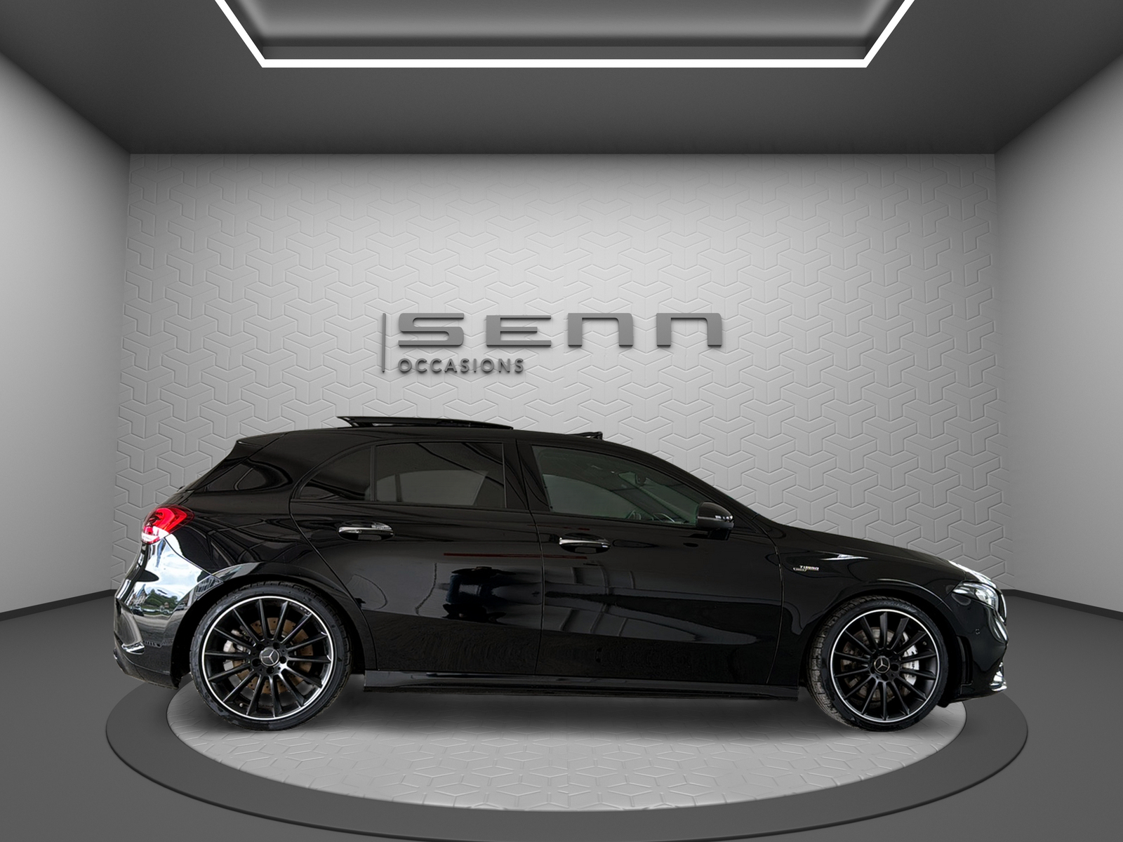 MERCEDES-BENZ A 35 AMG 4Matic Speedshift-image-6