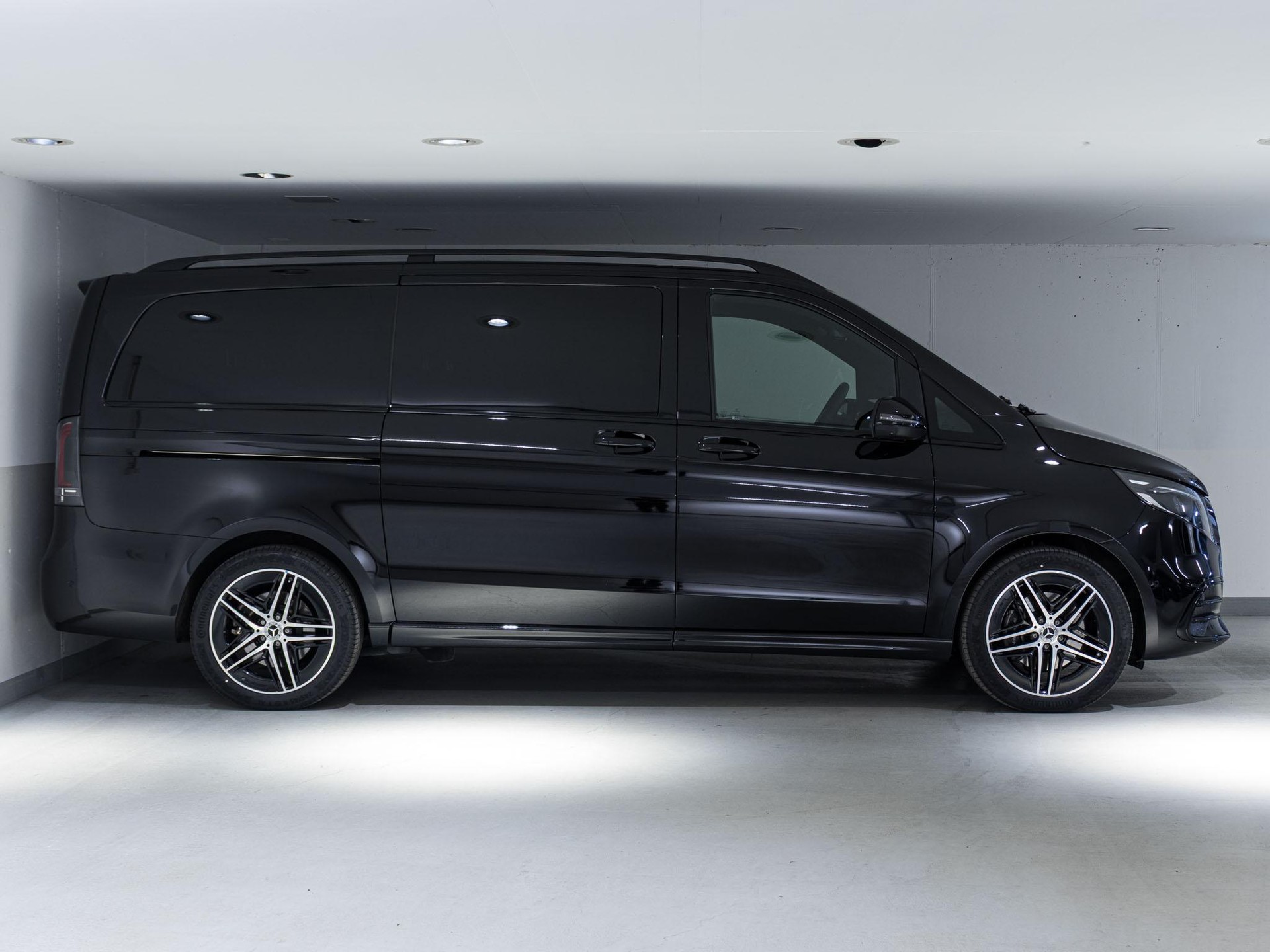 MERCEDES-BENZ V 300 d 4MATIC EXCLUSIVE L-image-1