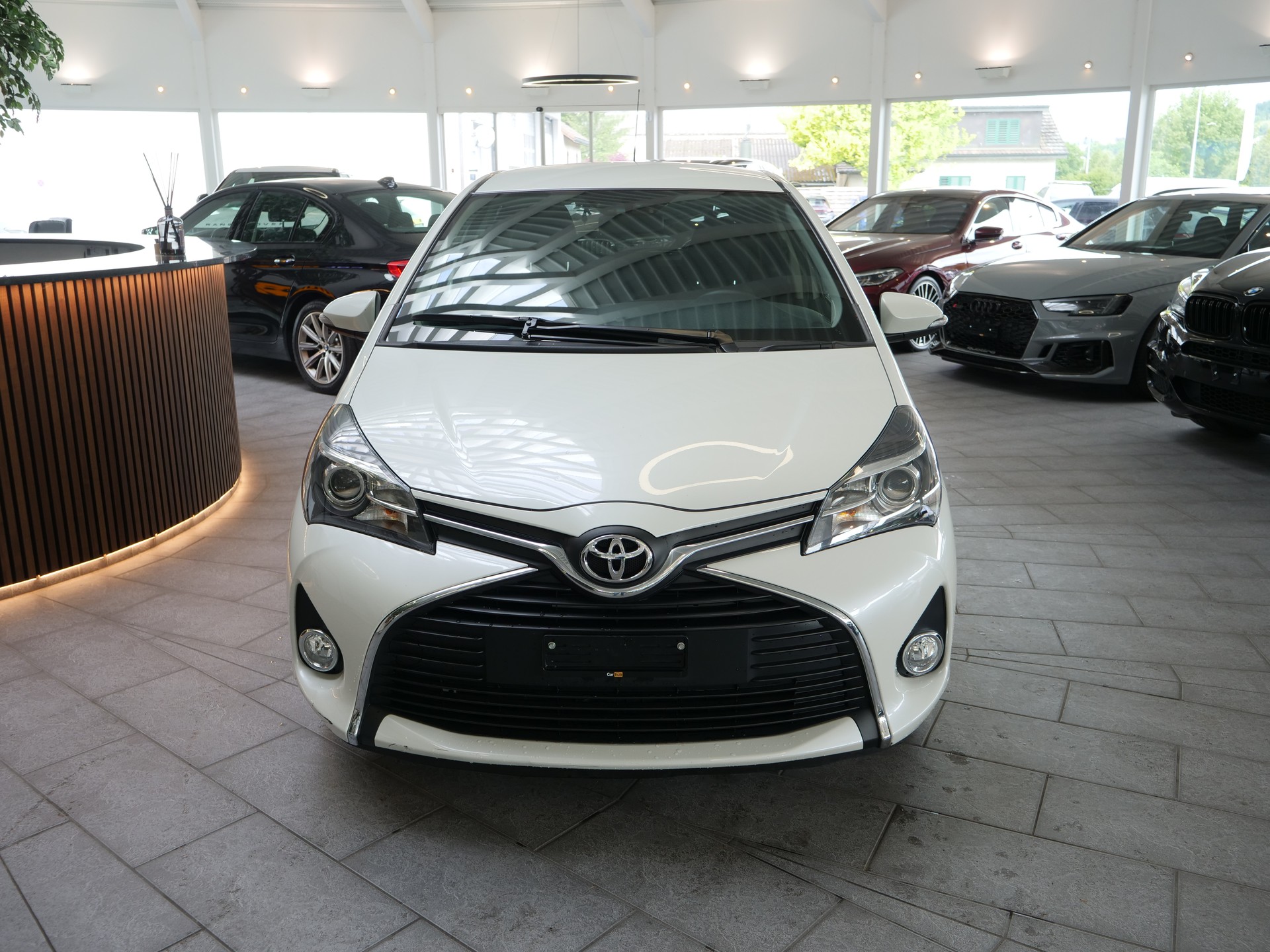 TOYOTA Yaris 1.33 Luna-image-4