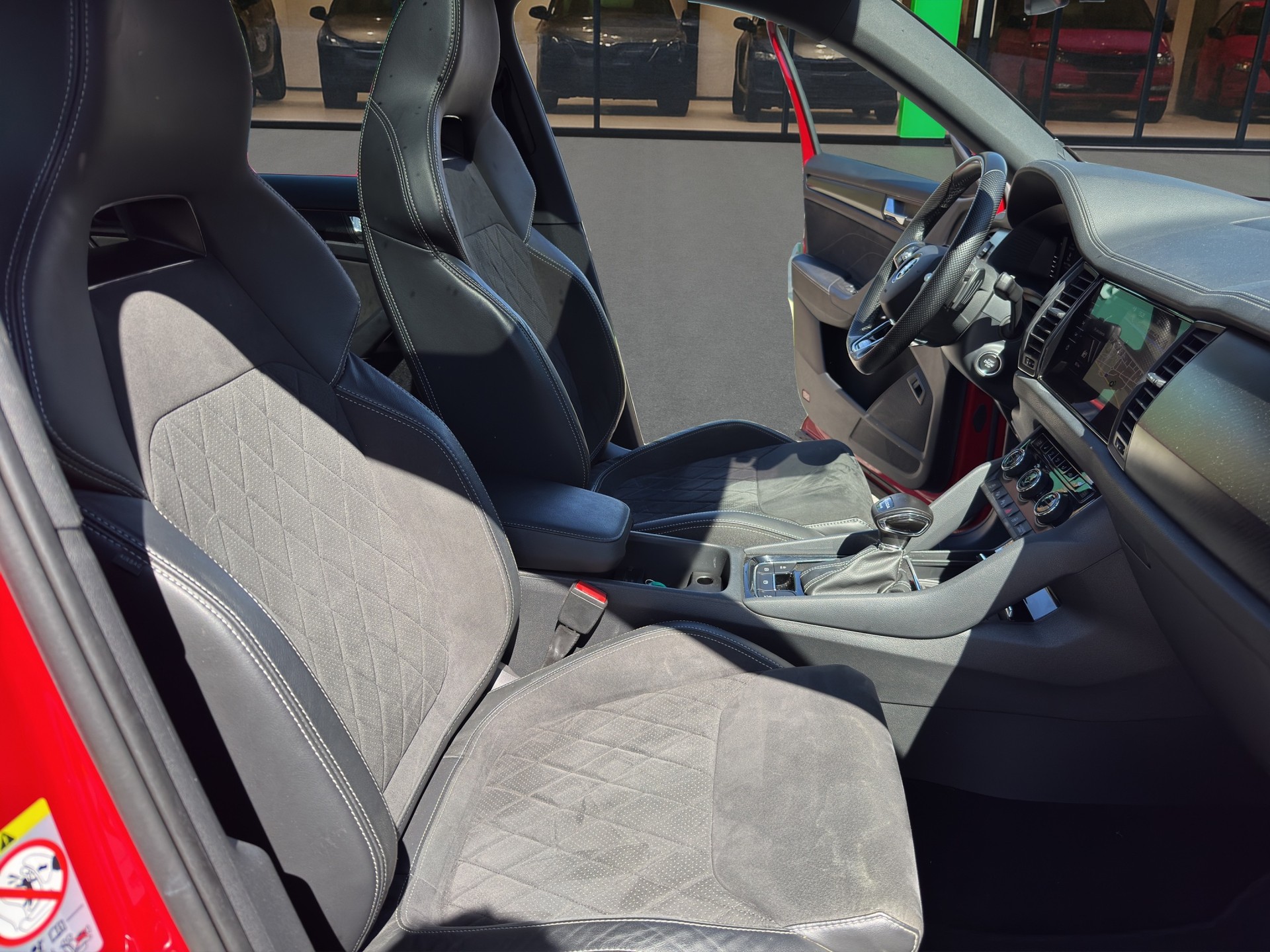 SKODA Kodiaq 2.0 TSI 4x4 SportLine-image-15