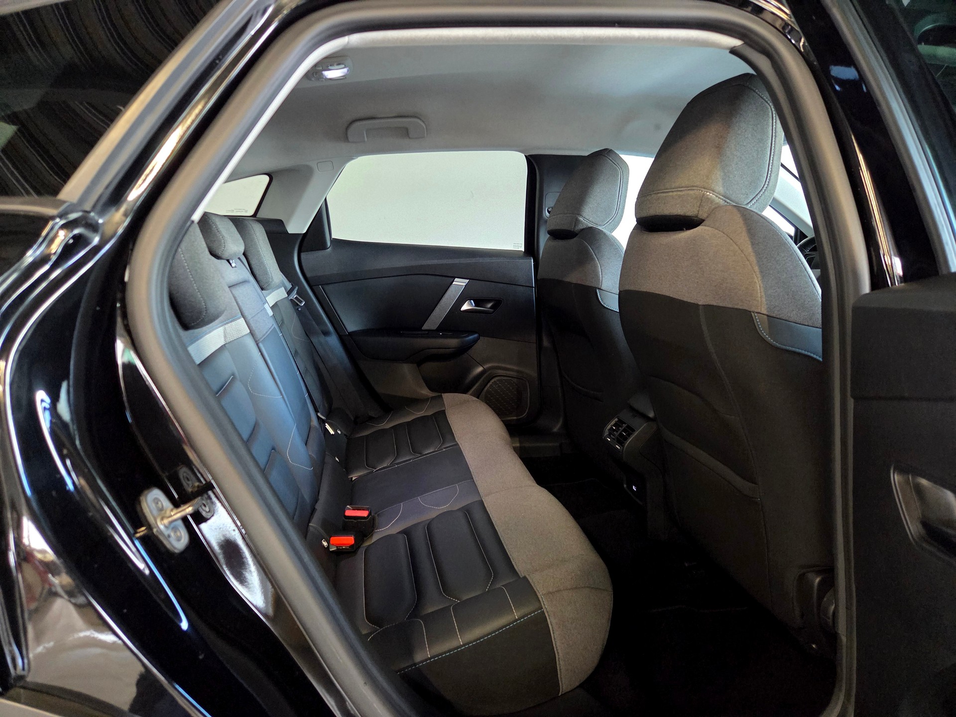 CITROEN C4 1.2 PureTech Shine-image-21