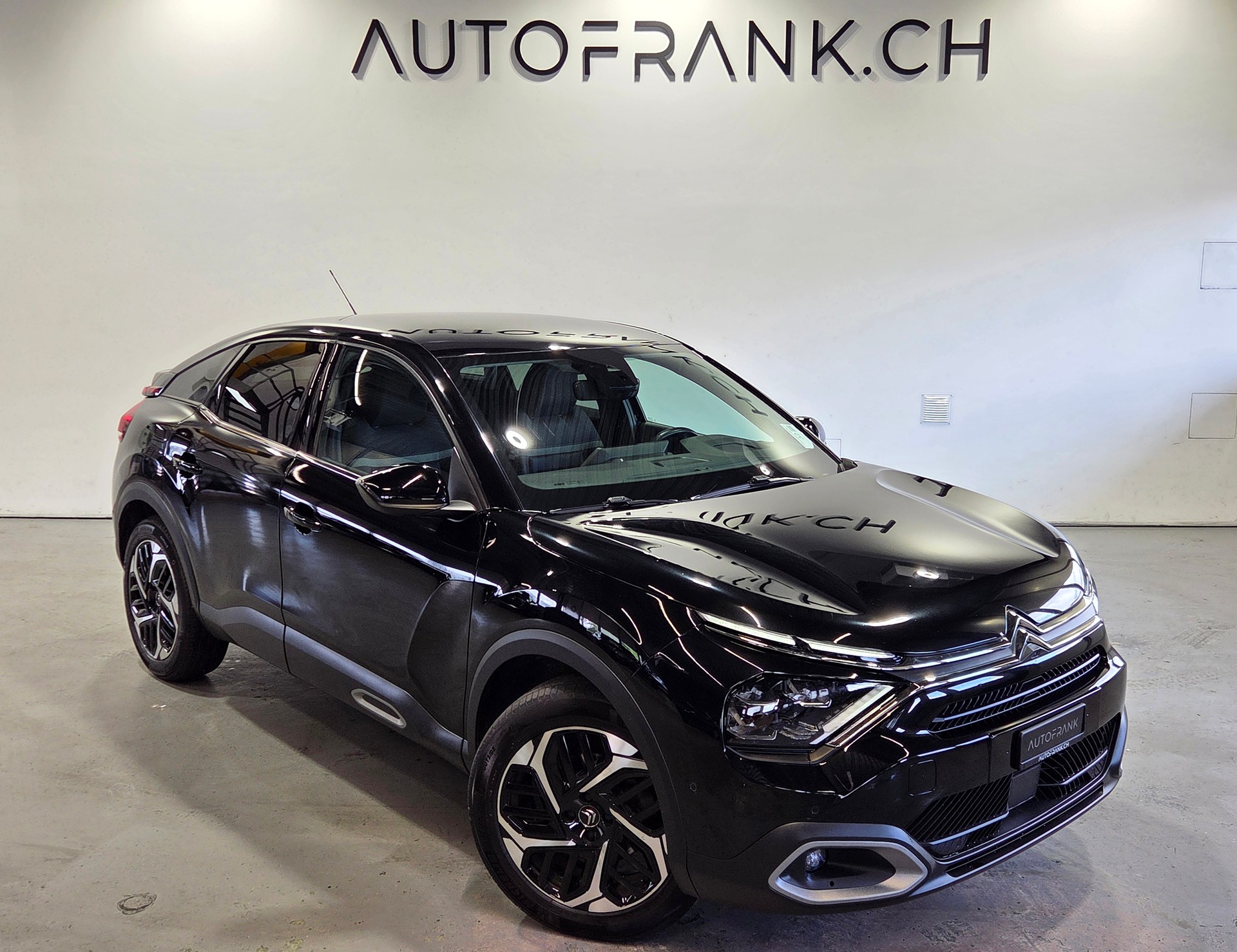 CITROEN C4 1.2 PureTech Shine-image-14