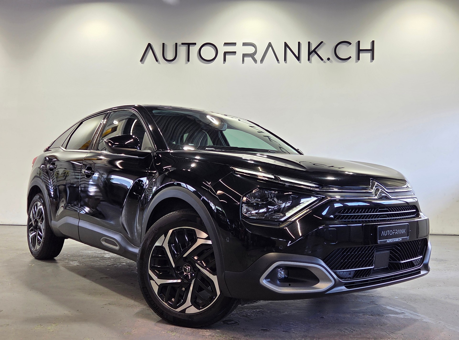 CITROEN C4 1.2 PureTech Shine-image-18