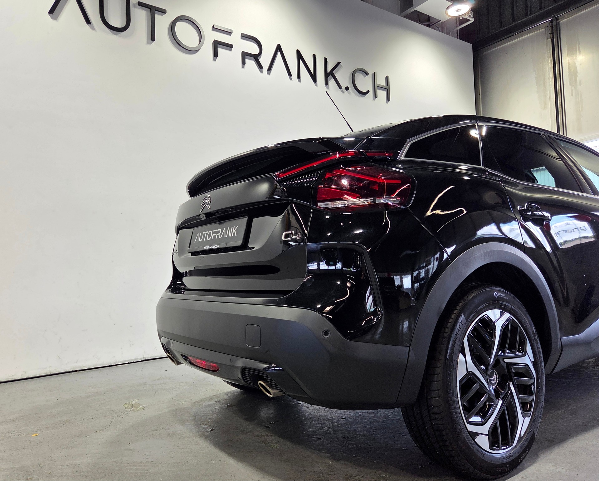 CITROEN C4 1.2 PureTech Shine-image-9