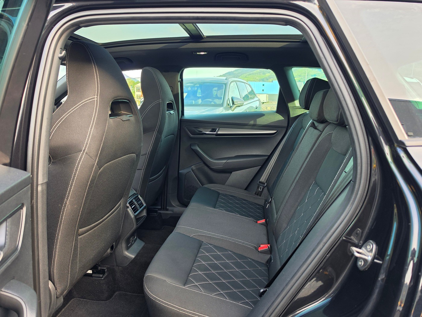 SKODA Karoq 2.0 TSI SportLine 4x4 DSG-image-8