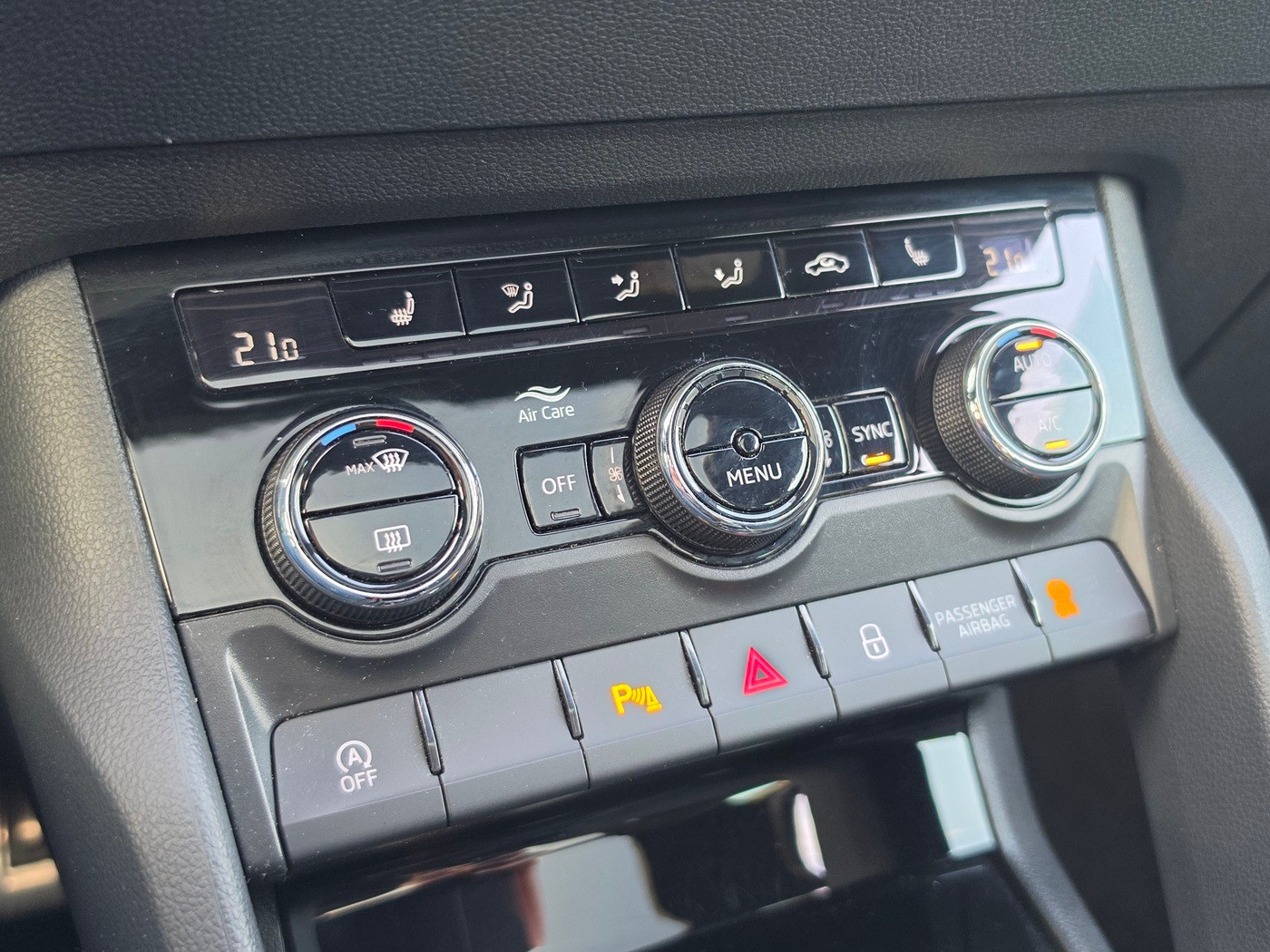 SKODA Karoq 2.0 TSI SportLine 4x4 DSG-image-12