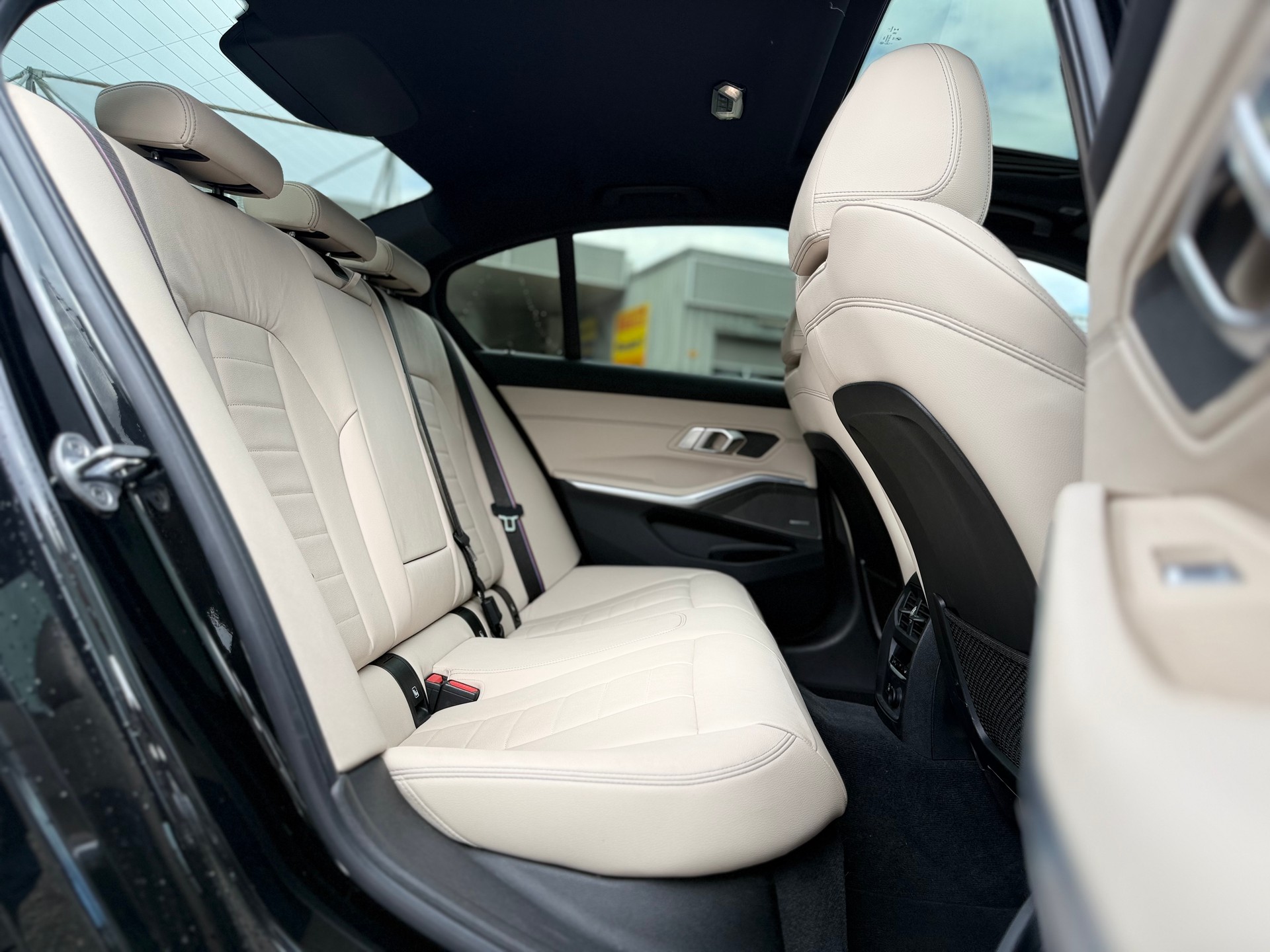 BMW M340i xDrive Steptronic-image-14