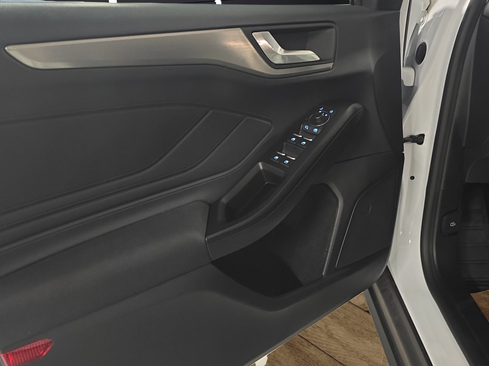 FORD Focus 1.5 TDCi Titanium Automatic-image-19