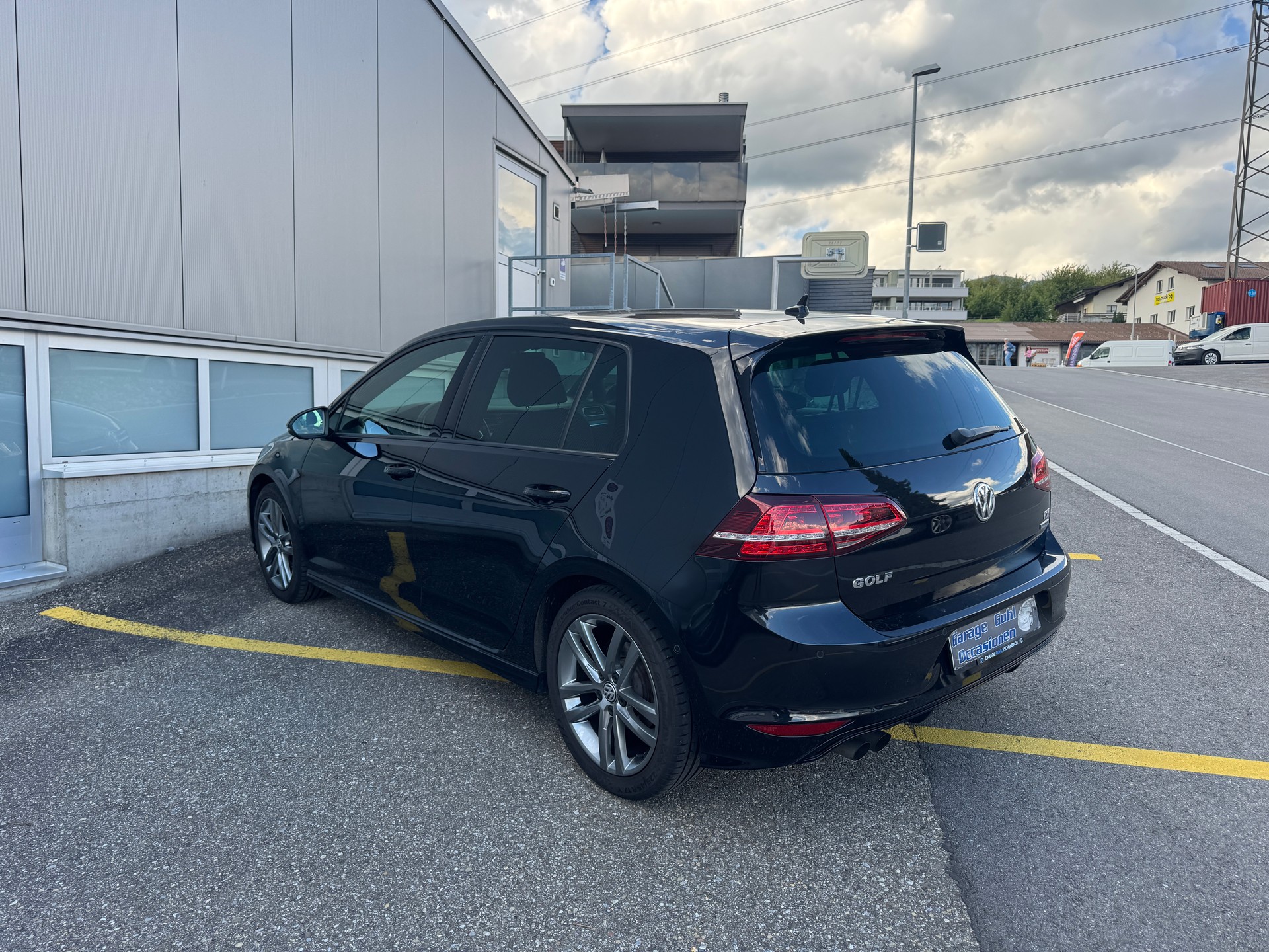 VW Golf 1.4 TSI R-Line Design-image-3