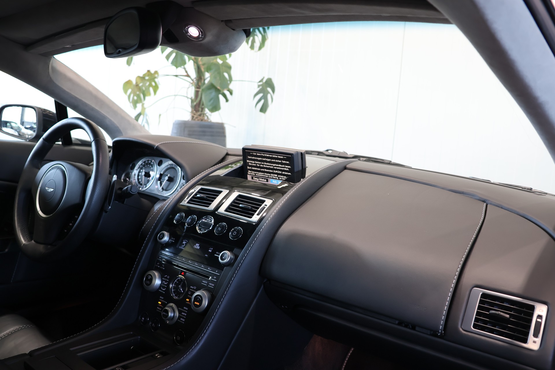 ASTON MARTIN V8 Vantage 4.7 Sportshift-image-11