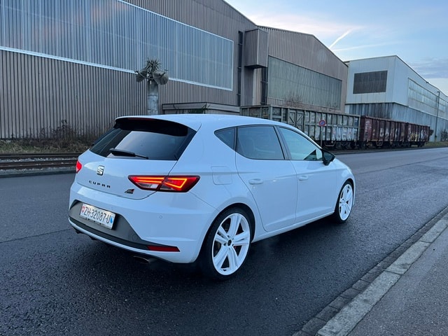 SEAT Leon 2.0 TSI Cupra 290-image-5