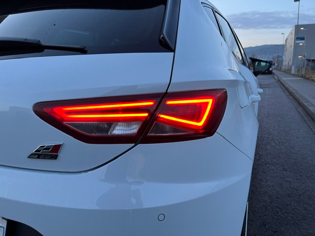 SEAT Leon 2.0 TSI Cupra 290-image-14