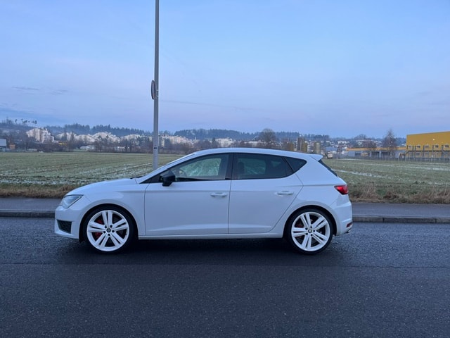 SEAT Leon 2.0 TSI Cupra 290-image-1