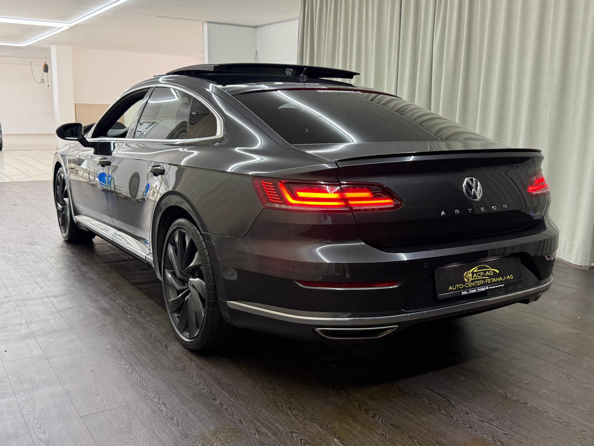 VW Arteon 2.0 TSI BMT R-Line 4Motion DSG-image-5