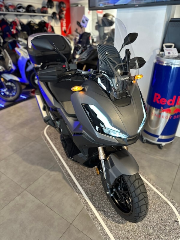 HONDA ADV 350-showroom-element-1