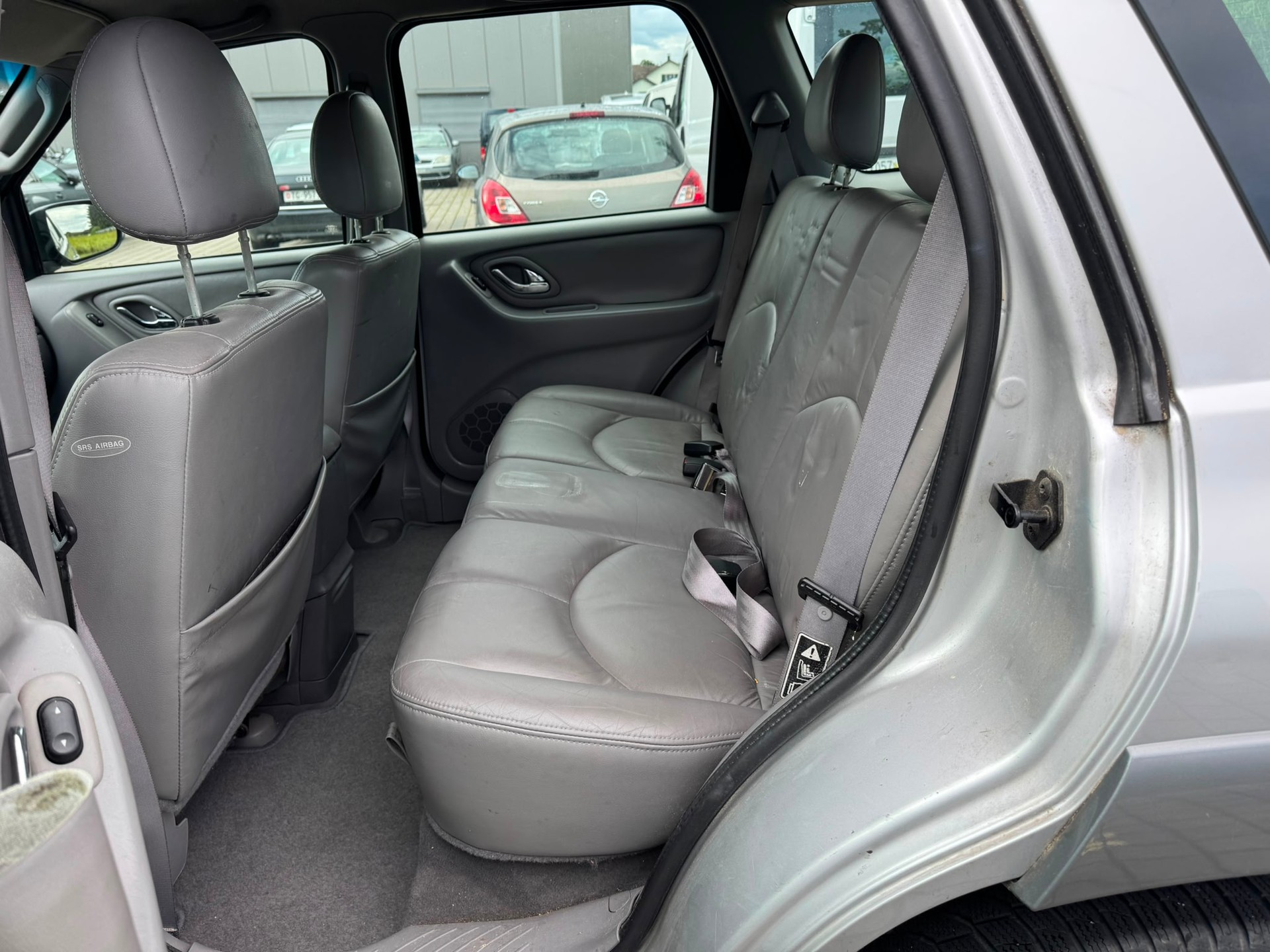MAZDA Tribute 3.0 V6 Executive-image-14