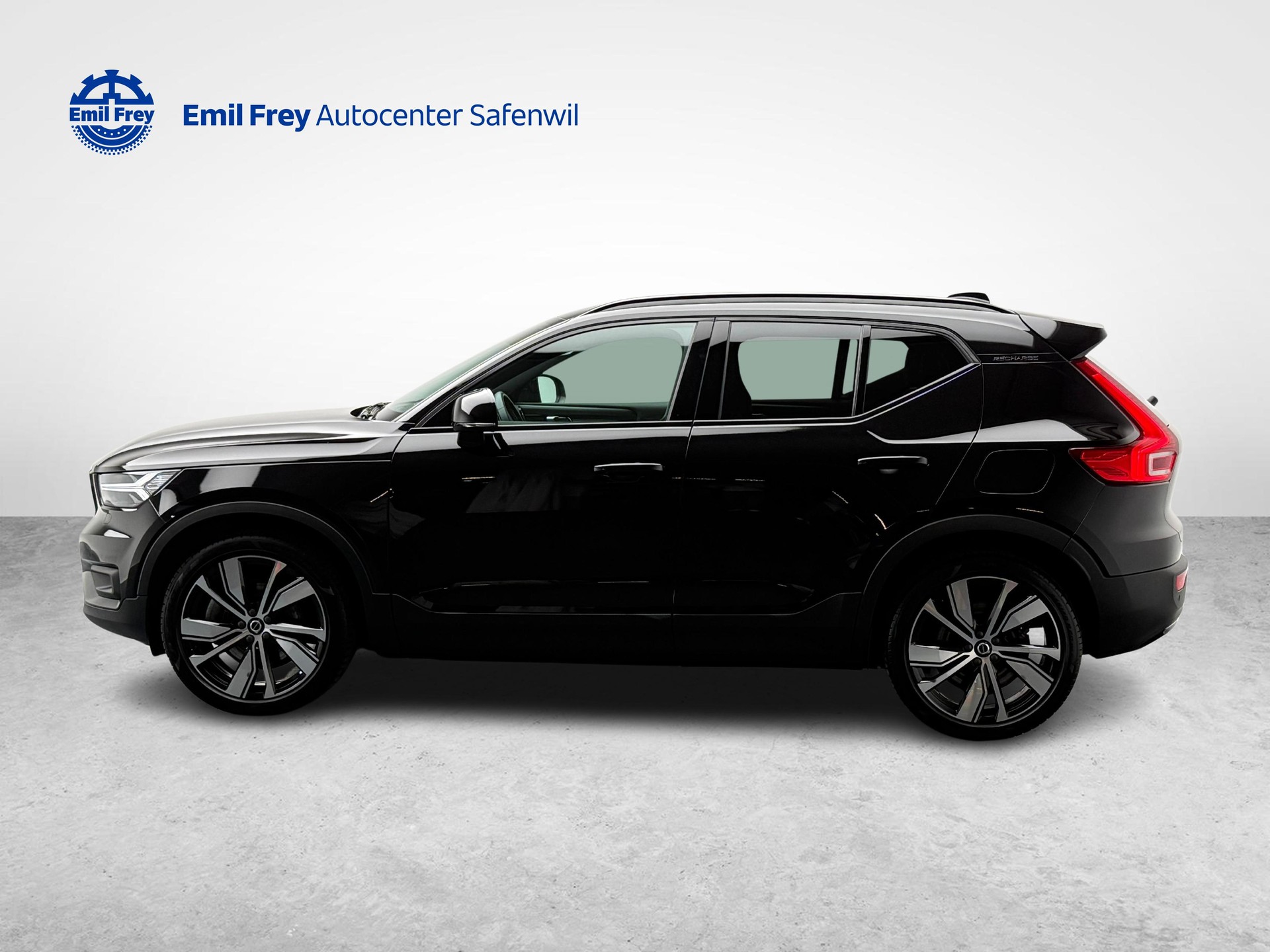 VOLVO XC40 P8 Twin R-Design AWD-image-1