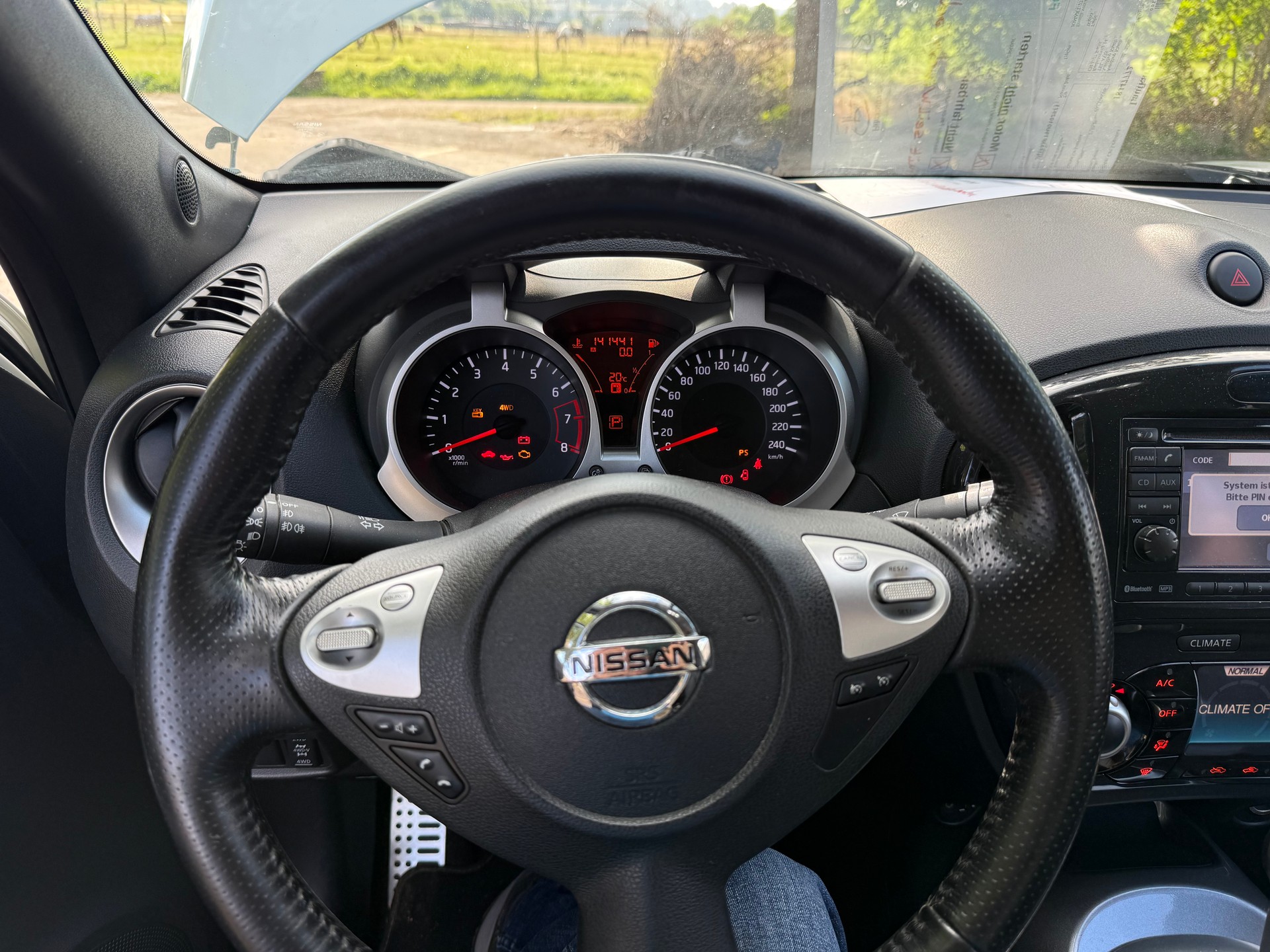 NISSAN Juke 1.6 DIG-T tekna 4x4 Xtronic M-CVT-image-11