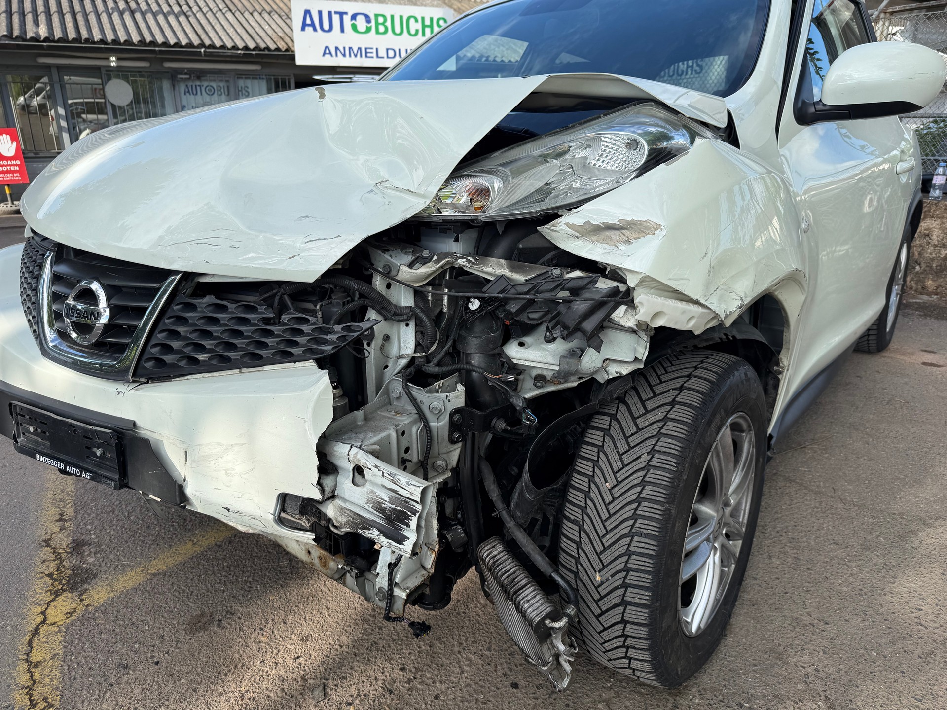 NISSAN Juke 1.6 DIG-T tekna 4x4 Xtronic M-CVT-image-3