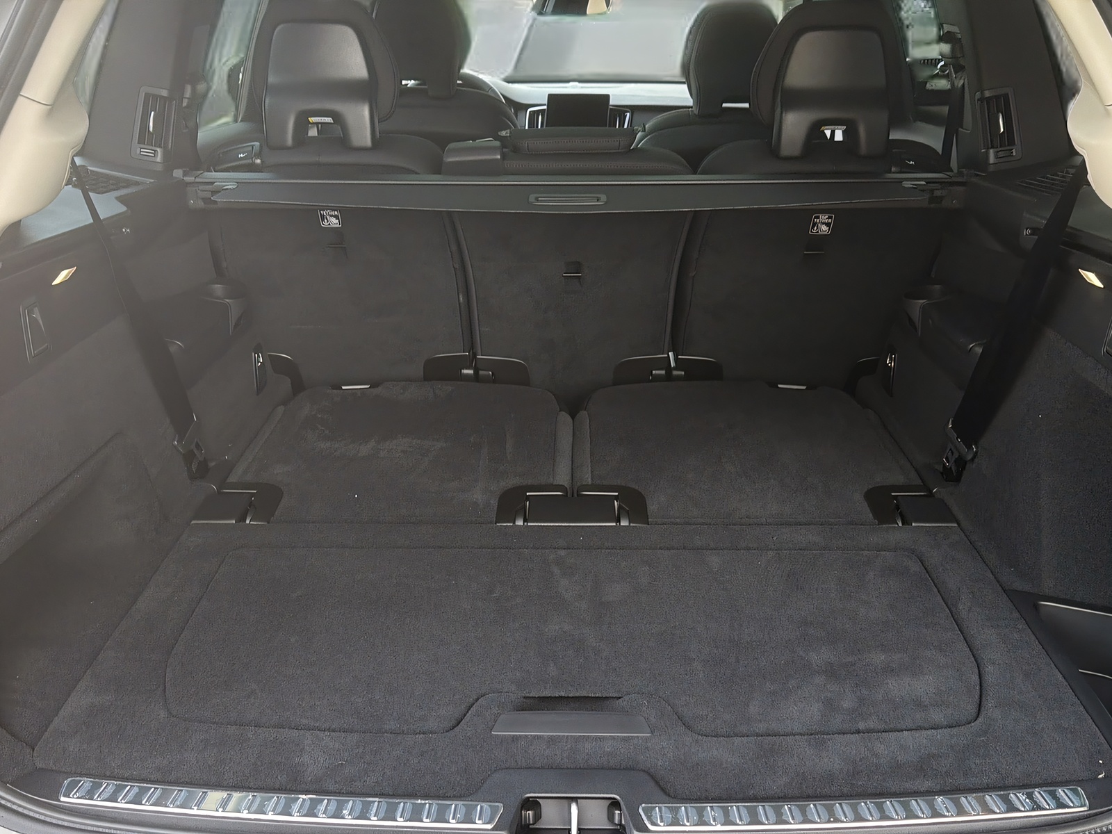 VOLVO XC90 T8 eAWD PluginHybrid Plus Dark Geartronic-image-18
