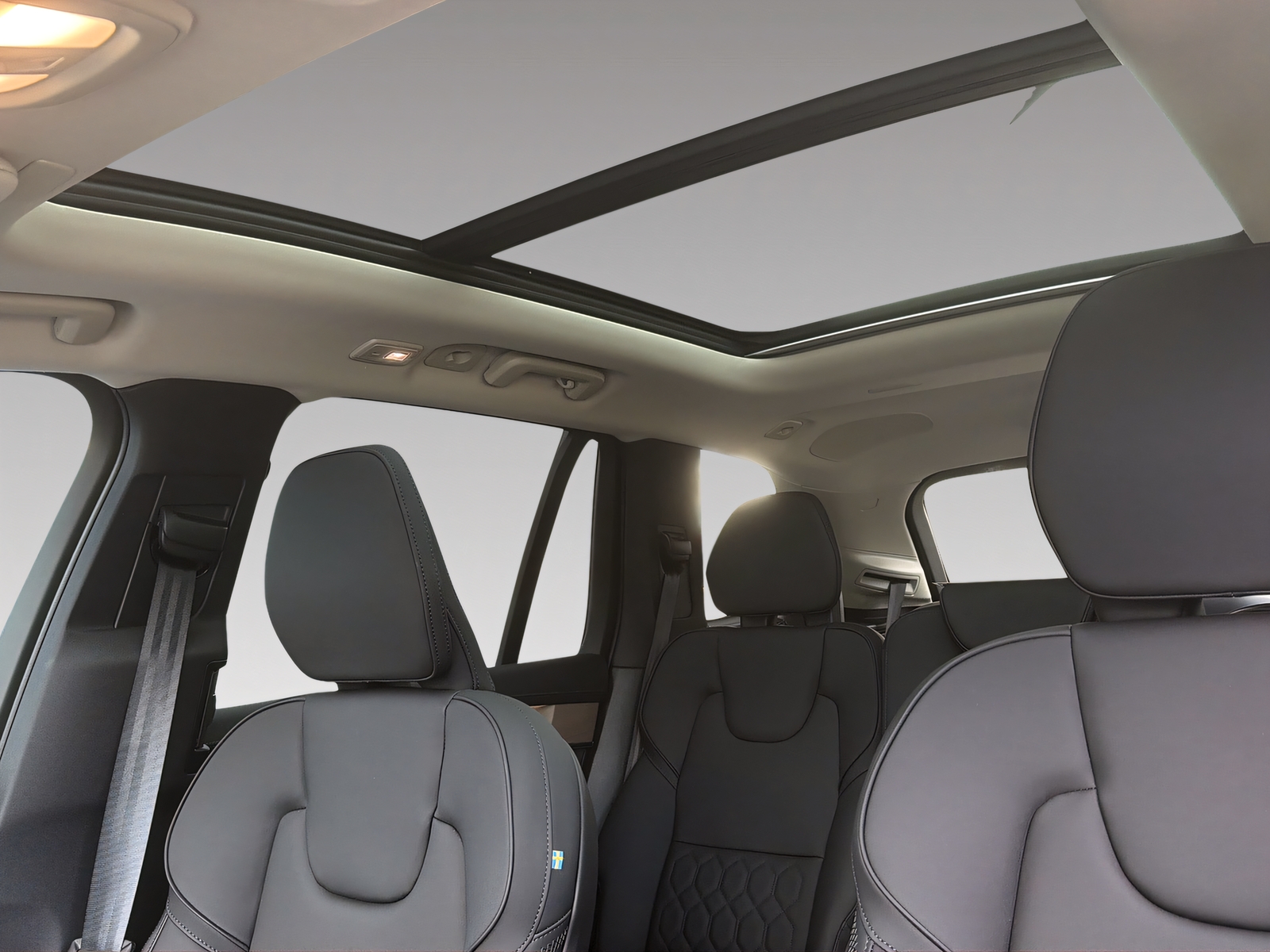 VOLVO XC90 T8 eAWD PluginHybrid Plus Dark Geartronic-image-15