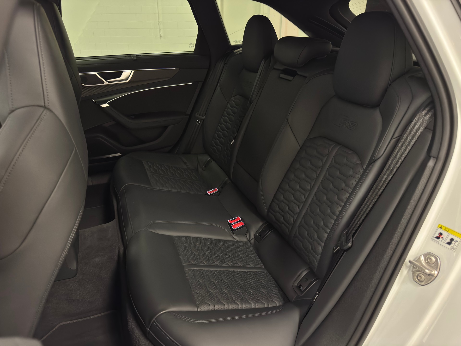 AUDI RS6 Avant 4.0 TFSI V8 quattro Keramikbremse / Sitzlüftung / Standheizung / B&O / AHK 2‘100kg-image-7