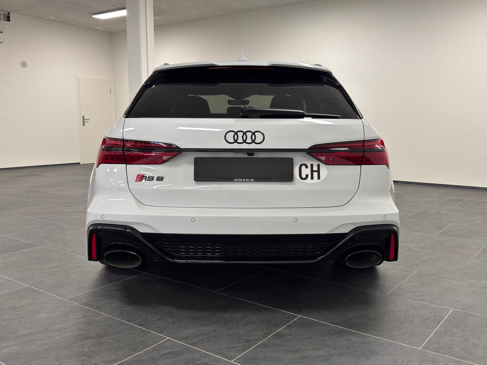 AUDI RS6 Avant 4.0 TFSI V8 quattro Keramikbremse / Sitzlüftung / Standheizung / B&O / AHK 2‘100kg-image-4