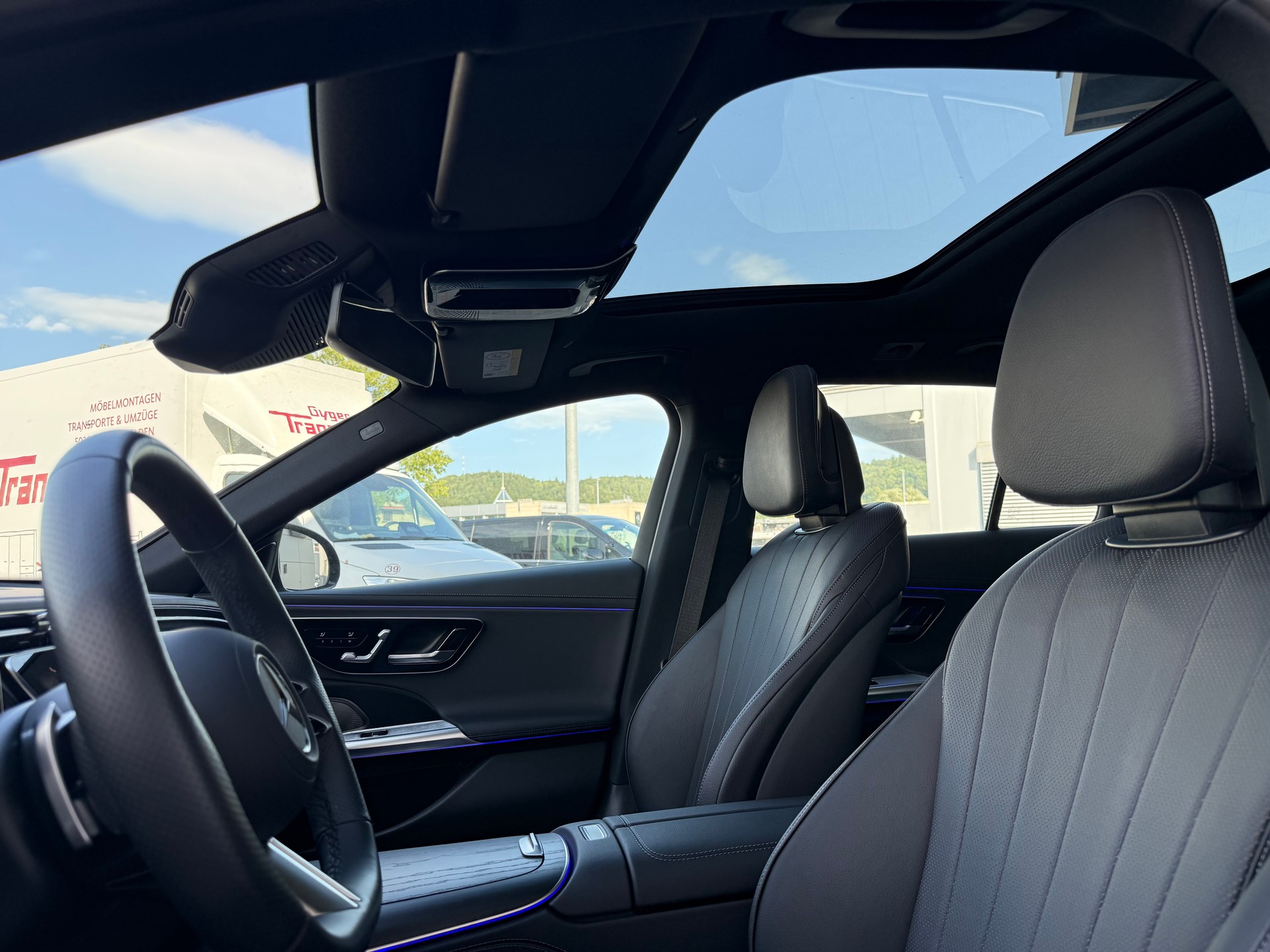 MERCEDES-BENZ E 220 d AMG Line T 4Matic 9G-Tronic-image-4