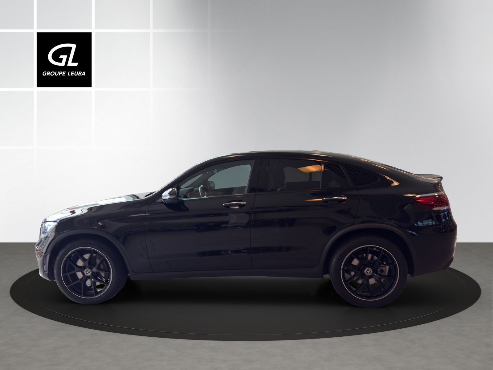 MERCEDES-BENZ GLC 200 AMG Line 4Matic 9G-Tronic-image-2